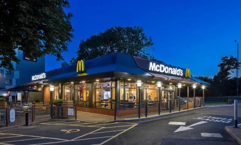 McDonald's 400 Bath Rd, Longford, Uxbridge UB7 0EA_image_mcdomenuuk.info